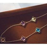  Lange Halskette mit Blumenmuster, verziert mit Swarovski-Kristallen