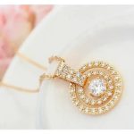 Dreifache runde Halskette, funkelndes Gold