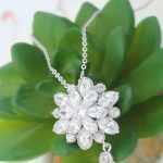  Luxuriöses blumenförmiges Schmuckset, Rhodium