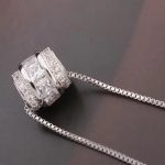 Halskette mit Perlenanhänger, Kristall