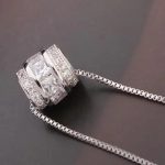 Halskette mit Perlenanhänger, Kristall