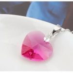  Halskette mit Herzanhänger, Fuchsia, verziert mit Swarovski-Kristallen