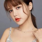 Silberne Halskette mit Herzen