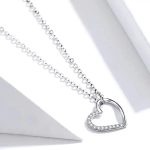 Silberne Halskette mit Herzanhänger