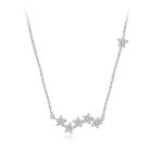 Silberne Halskette mit Sternanhänger