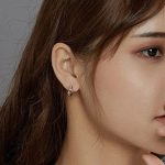 Silberne Ohrringe, Ledermuster