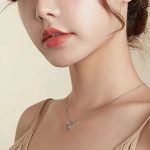 Silberne Halskette mit Bocis-Anhänger