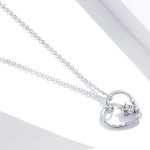 Silberne Halskette mit Bocis-Anhänger