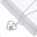 Silberne Halskette mit Bocis-Anhänger