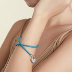 Damenarmband aus Silber und Kunstleder, blau