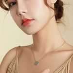 Silberne Halskette mit Lebensbaum-Anhänger