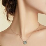 Silberne Halskette mit Lebensbaum-Anhänger