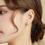 Silberne Ohrringe, Kette