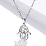 Silberne Halskette mit Hand der Fatima-Anhänger