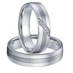 Herren-Ehering, Edelstahl, silberfarben, mit dunklem Ring in der Mitte, Größe 12