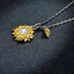 Silberne Halskette mit Sonnenblume