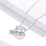 Silberne Halskette, wahre Liebe