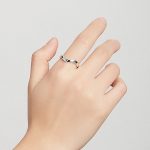 Silberring mit Fußabdrücken