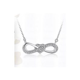 Silberne Halskette mit Anhänger der unendlichen Liebe