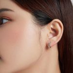 Silberohrringe mit Blumen