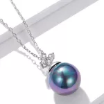 Silberne Halskette mit Perlenanhänger