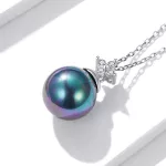 Silberne Halskette mit Perlenanhänger