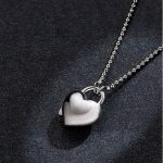 Silberne Halskette mit Herzanhänger