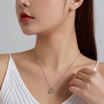 Silberne Halskette mit Herzanhänger