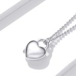 Silberne Halskette mit Herzanhänger