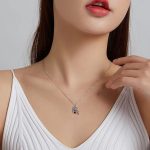 Silberne Halskette mit Farbpalette