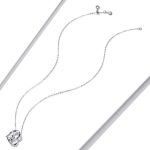 Silberne Halskette, ewige Freundschaft