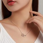 Silberne Halskette, pure Liebe