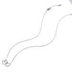 Silberne Halskette, pure Liebe