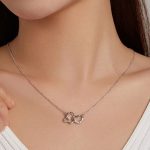 Silberne Halskette, pure Liebe