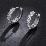 Silberne Creolen mit Kristall