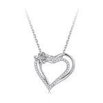 Silberne Halskette mit Doppelherz und Schmetterlingsanhänger