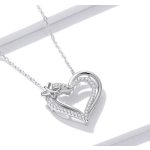 Silberne Halskette mit Doppelherz und Schmetterlingsanhänger