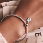 Silberanhänger, Pfote mit Opal