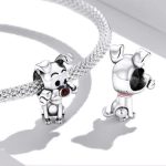 Silberanhänger mit Hundeknochen