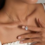 Silberne Halskette mit Fischschuppen-Herzanhänger