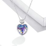 Silberne Halskette mit Fischschuppen-Herzanhänger