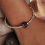 Silberanhänger, schwarze Rose