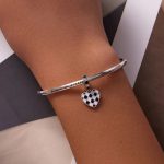 Silberanhänger, Herz, Schwarz und Weiß