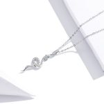 Silberne Halskette mit Schlangenanhänger