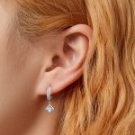 Silberohrringe, quadratisch