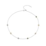 Silberne Halskette mit Glasperlen