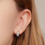 Silberohrringe mit Zirkonkristall