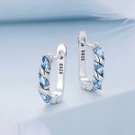 Silberohrringe, geflochten