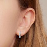 Silberohrringe, geflochten