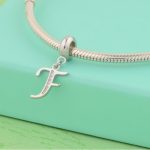 Silberanhänger, Buchstabe F